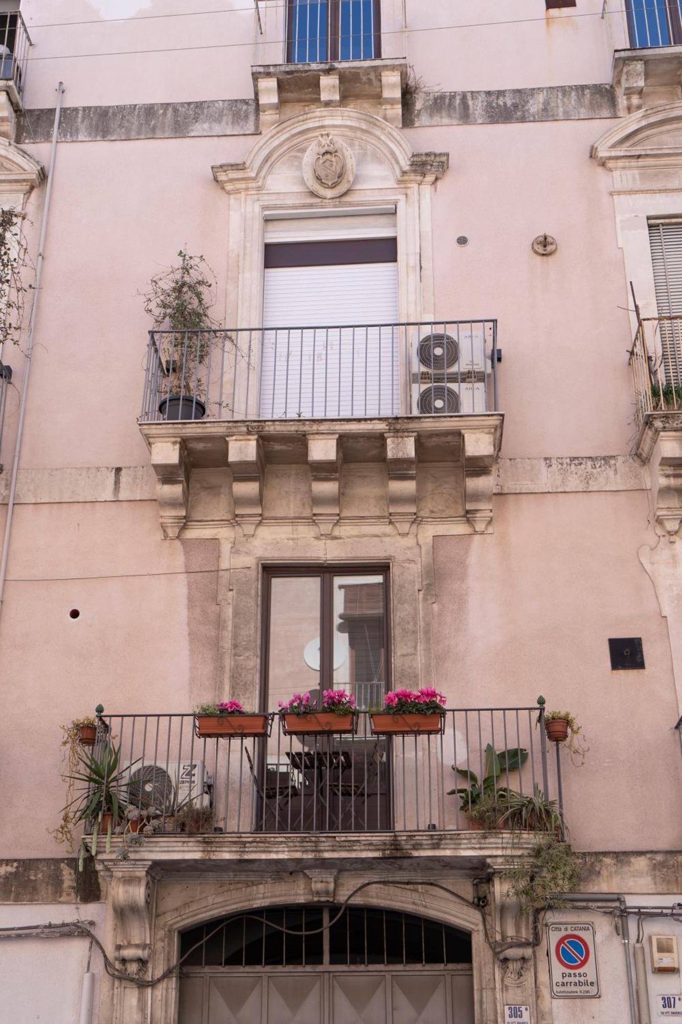 Etna Timeo Central Apartment In Baroque Building CTA Exteriér fotografie